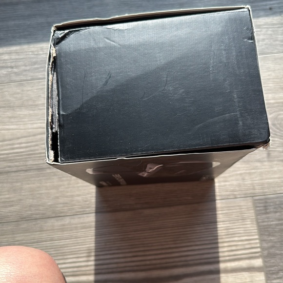 Black Virtual Reality Headset - Picture 2 of 8